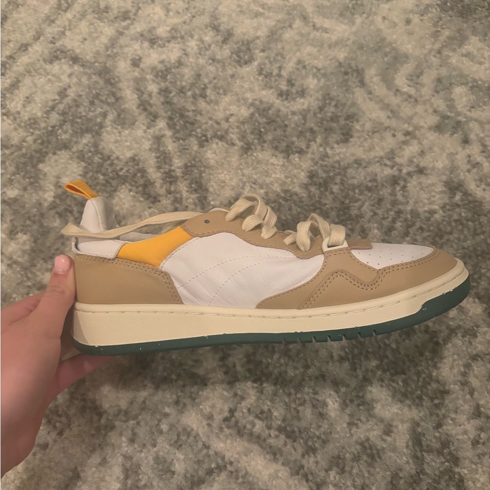 Oncept shoes NEVER worn!